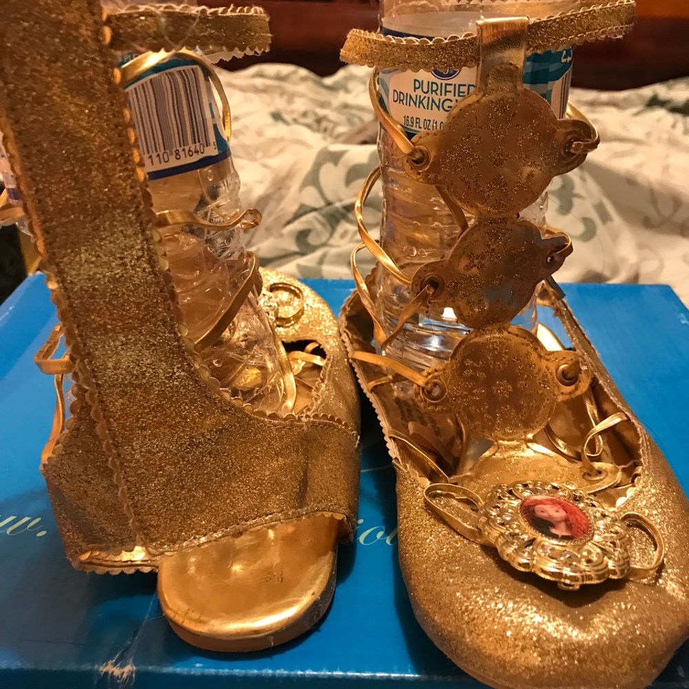 Brave movie girl sandals size 3